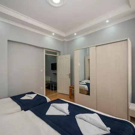 Aparthotel Taksim 3*